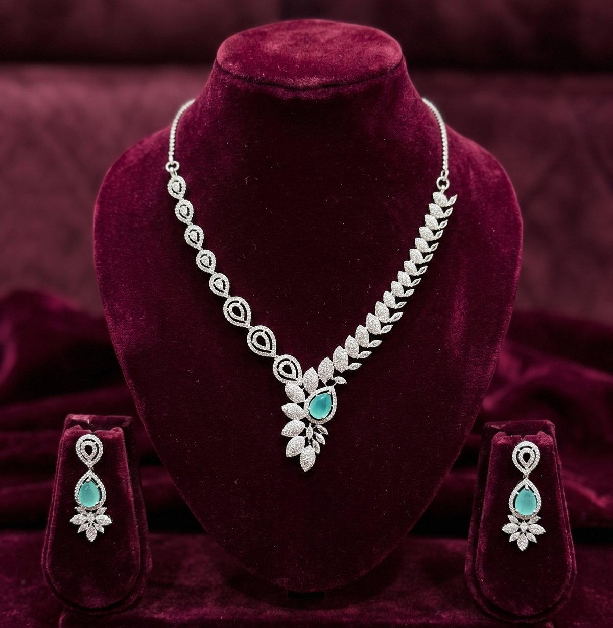 Royal Aqua Crystal Necklace Set