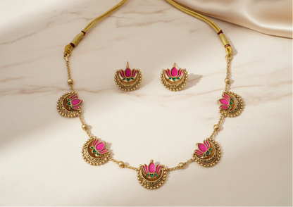 Lotus Pearl Light Necklace Set