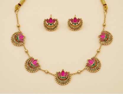 Lotus Pearl Light Necklace Set
