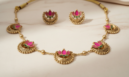 Lotus Pearl Light Necklace Set